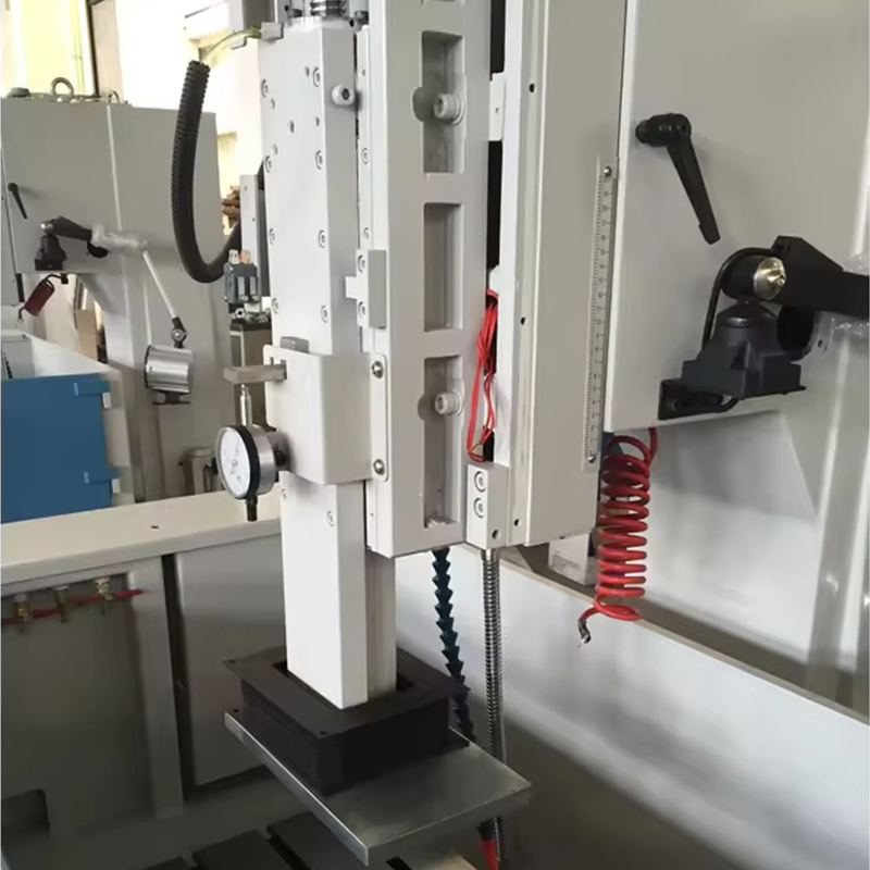 Máquina de descarga eléctrica CNC-430 pequeña para fabricación de moldes metálicos