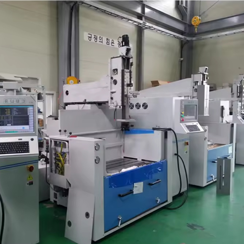 Máquina de descarga eléctrica CNC-430 pequeña para fabricación de moldes metálicos